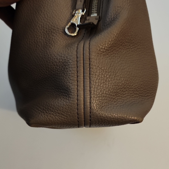 Michael Michael Kors Jet Set Chain Leather Tote. - Picture 9 of 16